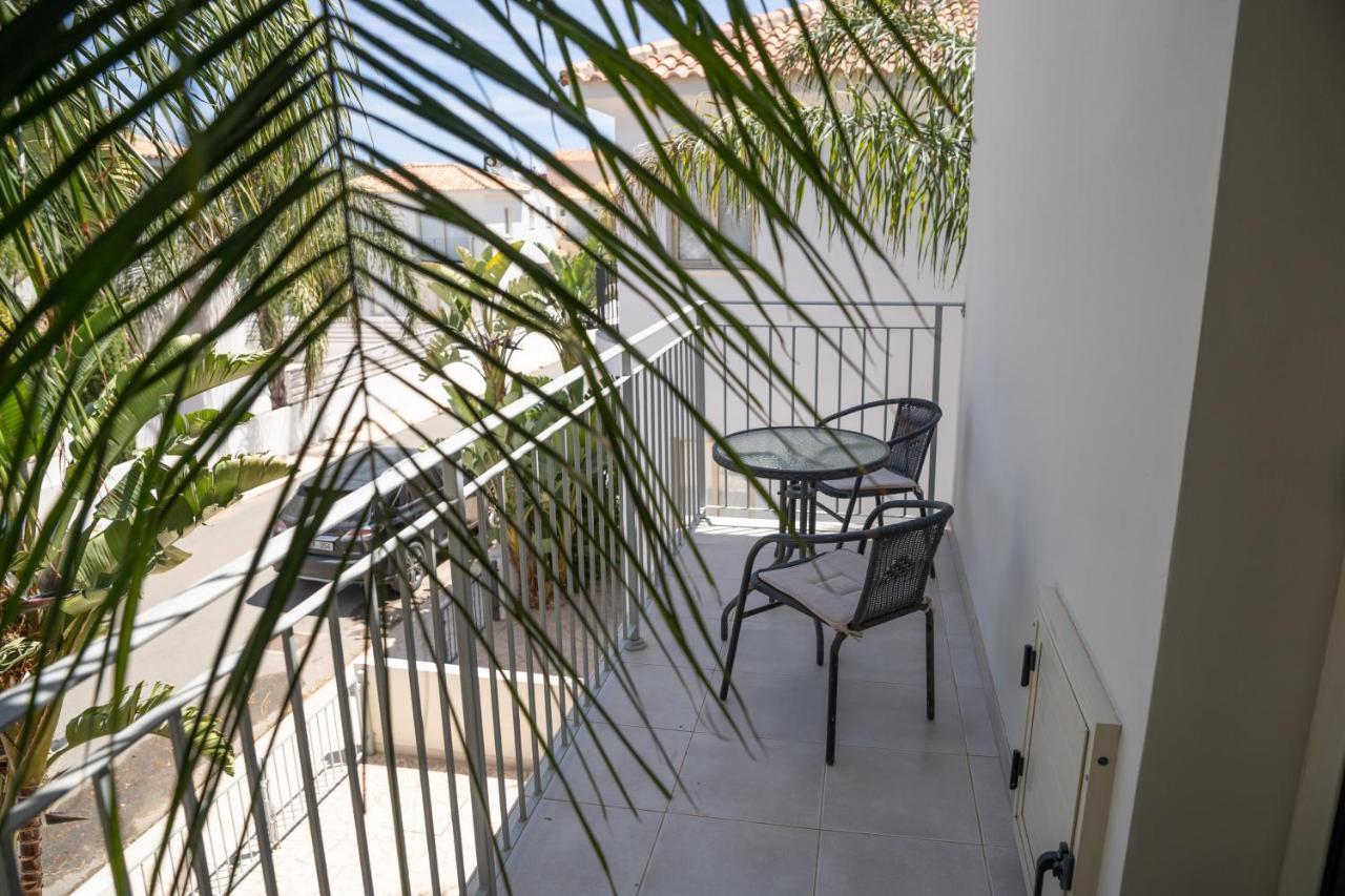 Palm Villa Ekaterina 4 Bdrm Paralimni Exterior photo