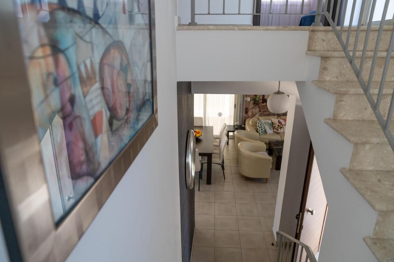Palm Villa Ekaterina 4 Bdrm Paralimni Exterior photo